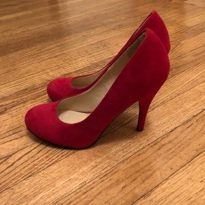 Red faux suede 4” heels pumps